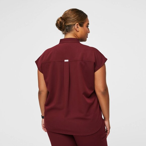Figs Rafaela Oversized Scrub Top in Burgundy, Size X-Large - Picture 6 of 10